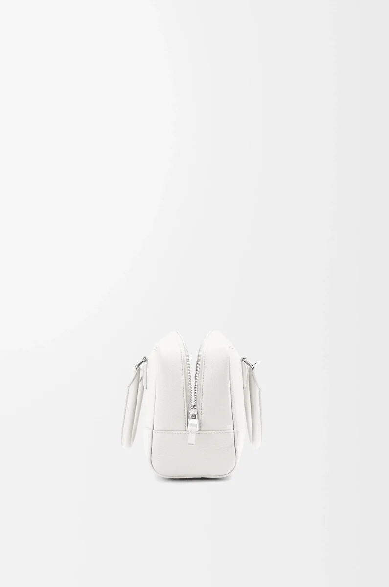 amazona 23 tasche aus weichem genarbtem kalbsleder farbe soft white
