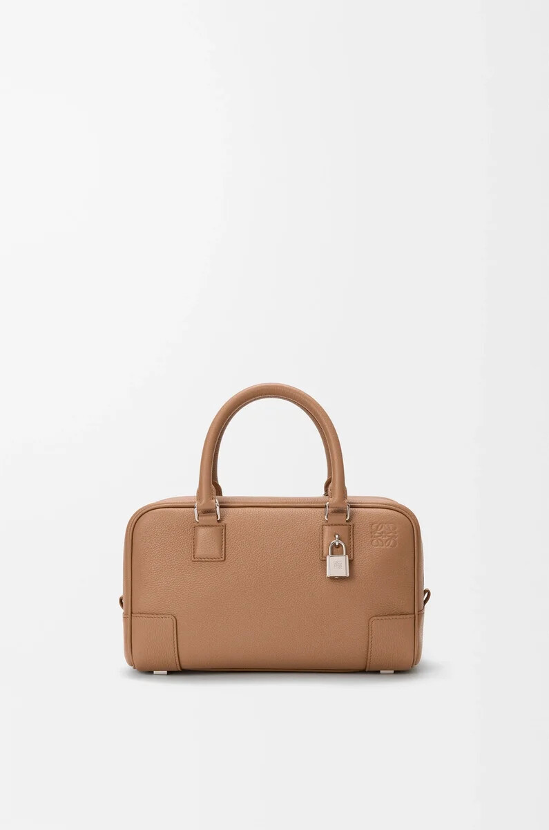 amazona 23 tasche aus weichem genarbtem kalbsleder in mokka