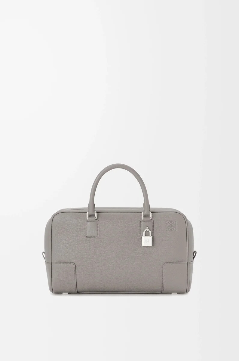amazona 28 tasche aus weichem genarbtem kalbsleder in perlgrau