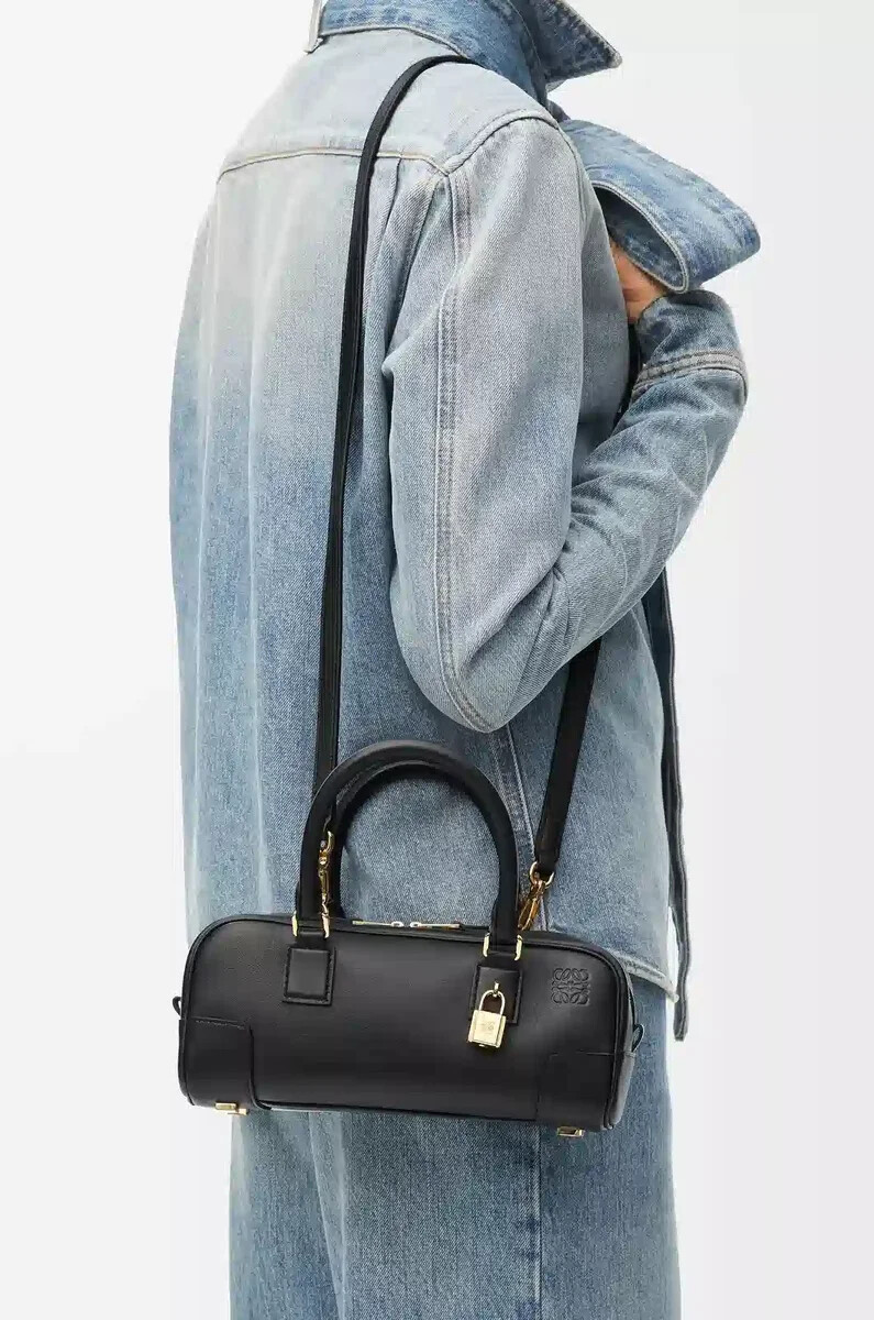 amazona 23 cropped bag aus schwarzem nappa-kalbsleder