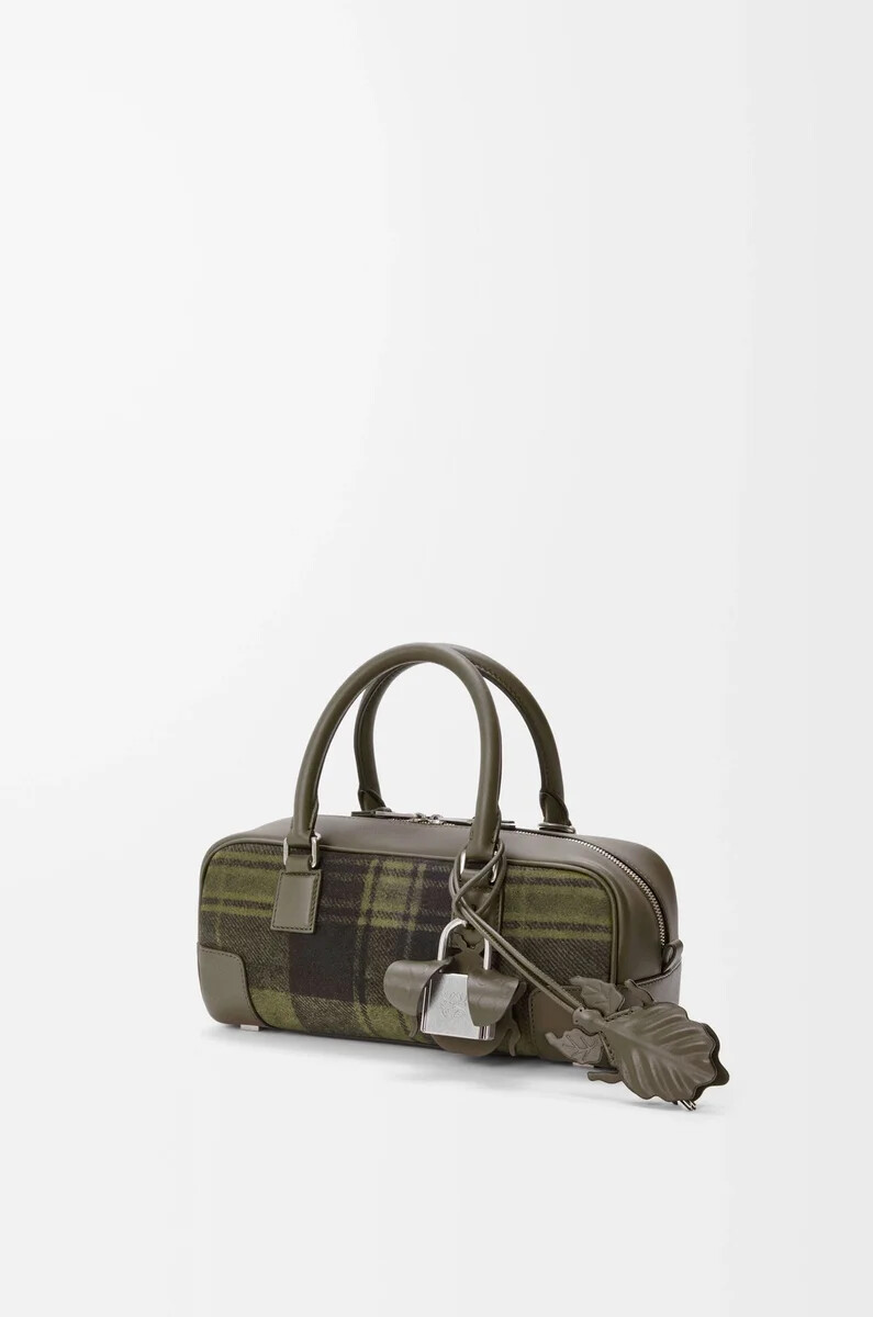 amazona 23 cropped bag aus tartan-wildleder und nappa-kalbsleder khakigrün