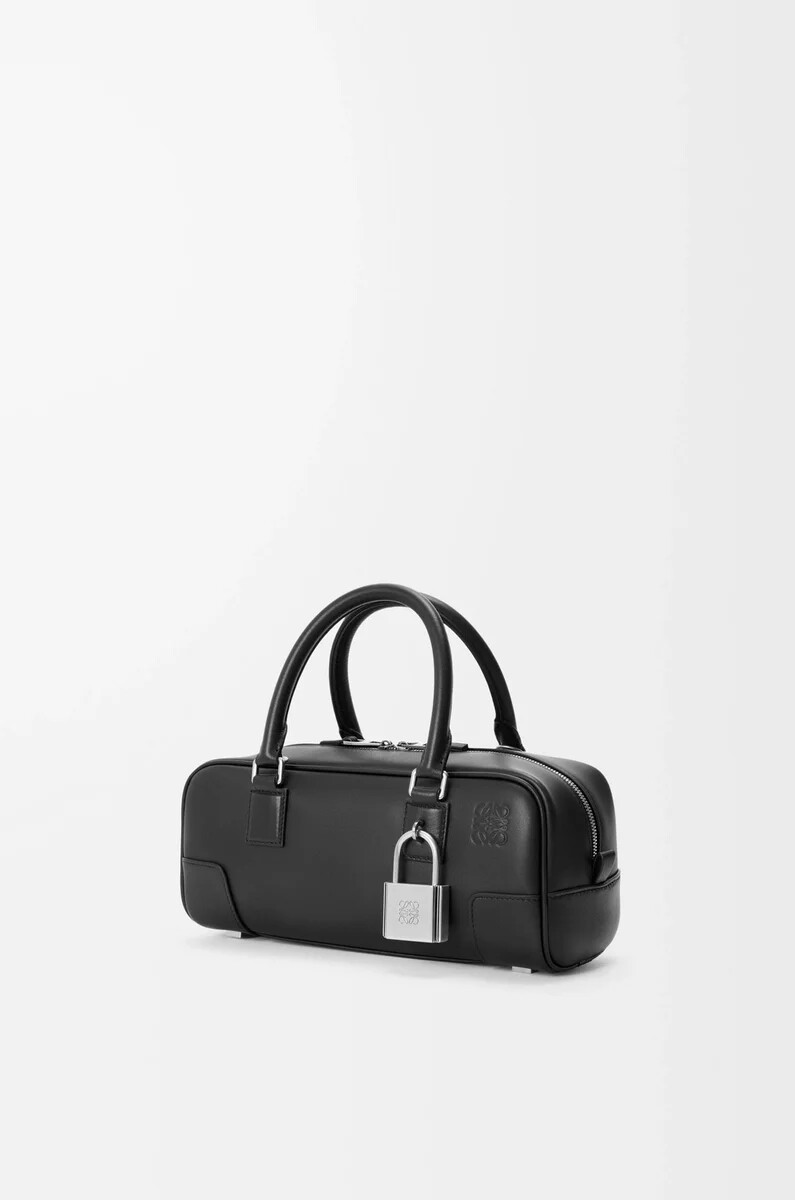 amazona 23 cropped bag aus glänzendem kalbsleder schwarz