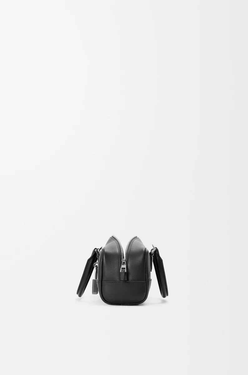 amazona 23 cropped bag aus glänzendem kalbsleder schwarz