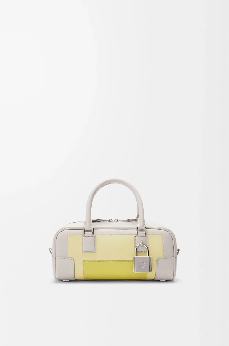 amazona 23 cropped bag aus nappa-kalbsleder hellgrauhellzitronengelb