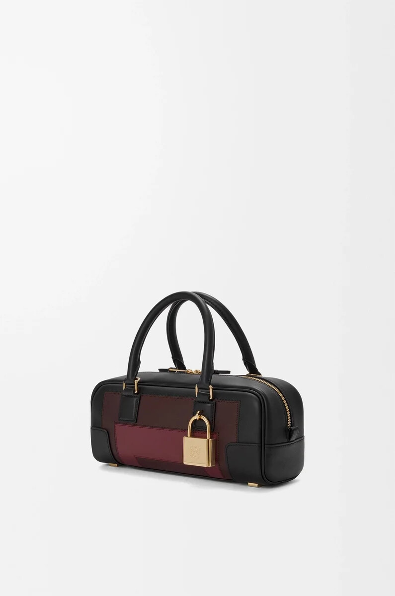 amazona 23 cropped bag aus nappa-kalbsleder schwarzburgunderrot