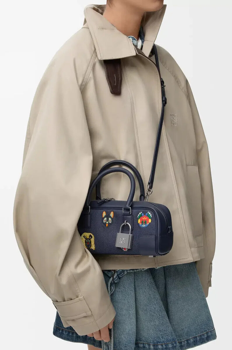 cats amazona 23 cropped bag aus besticktem denim blau