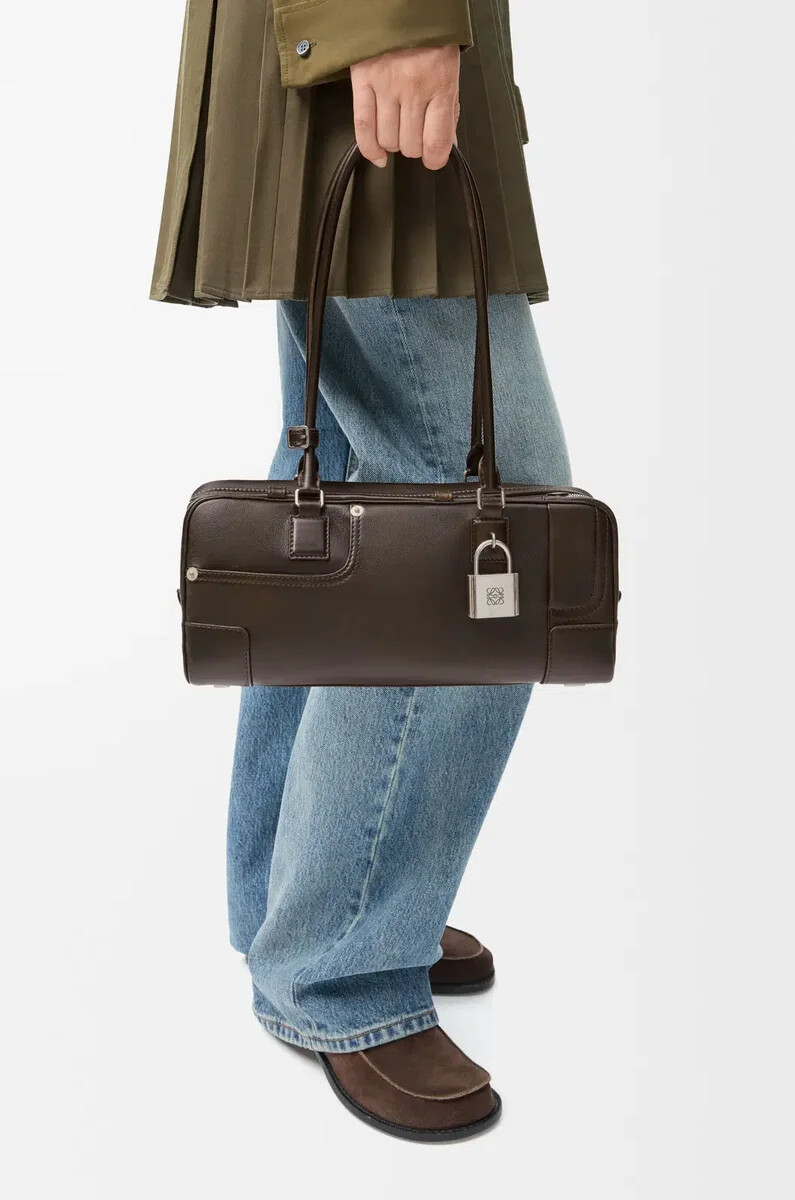 panta amazona 31 cropped bag aus glänzendem kalbsleder in vintage braun