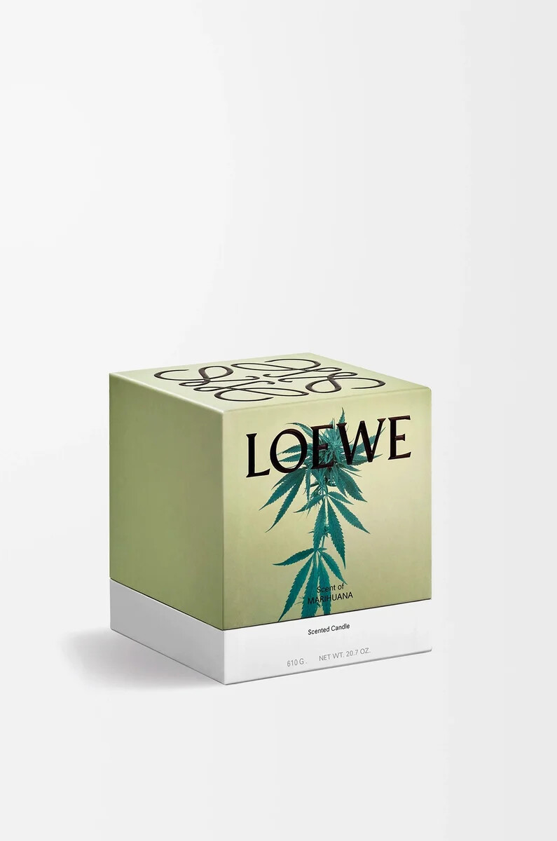 mittlerer marihuana-duft dunkelgrün