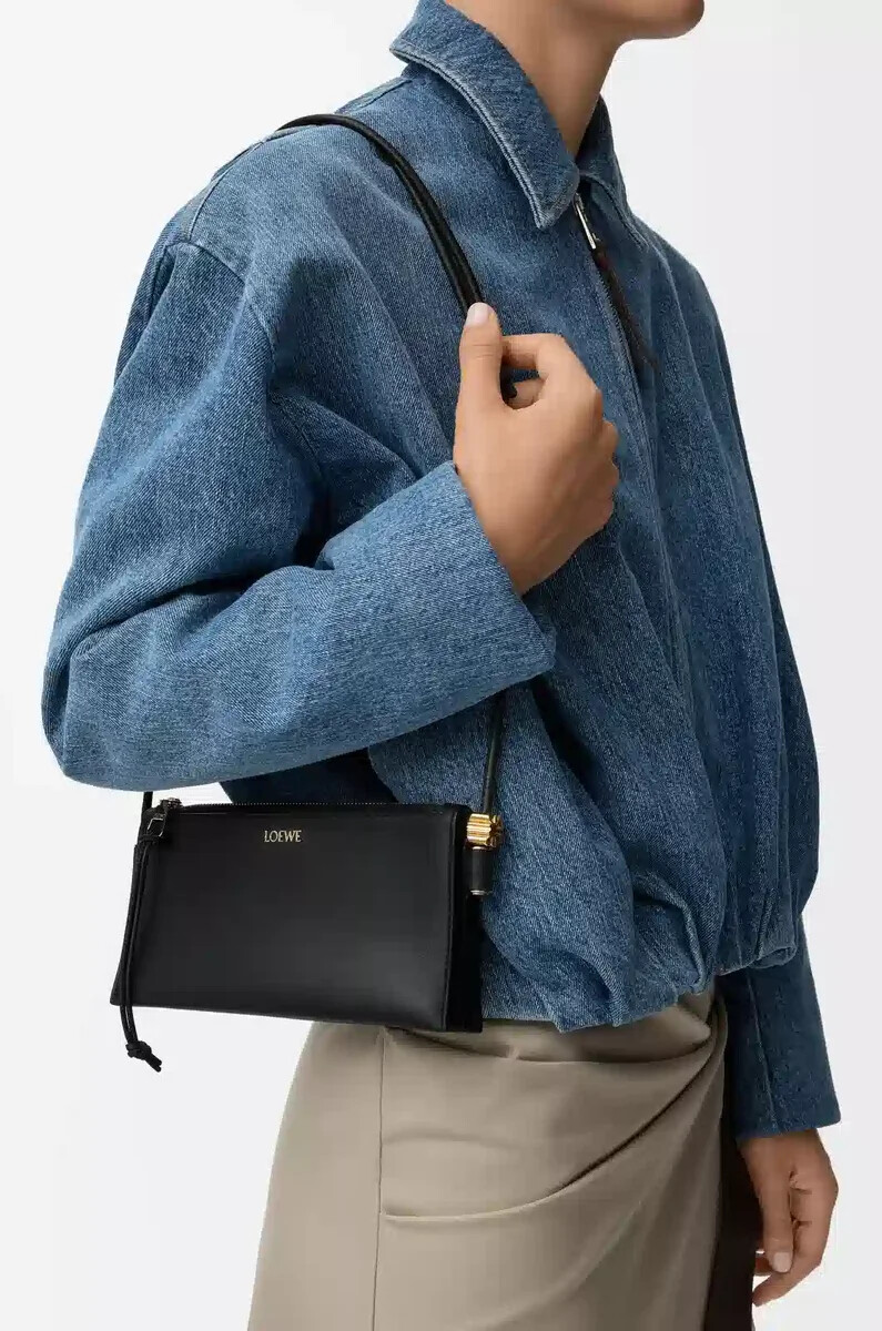 joya-pouch aus schwarzem nappa-kalbsleder