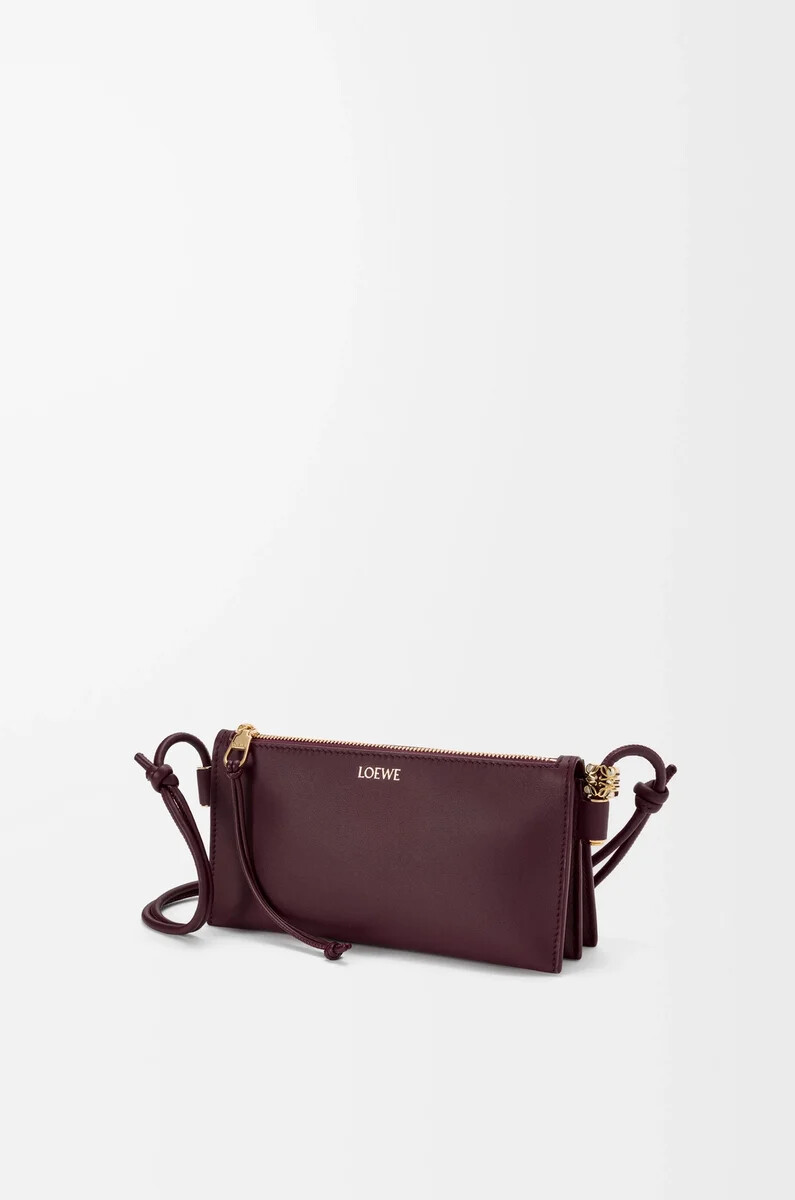 joya-pouch aus nappa-kalbsleder dunkelburgunderrot