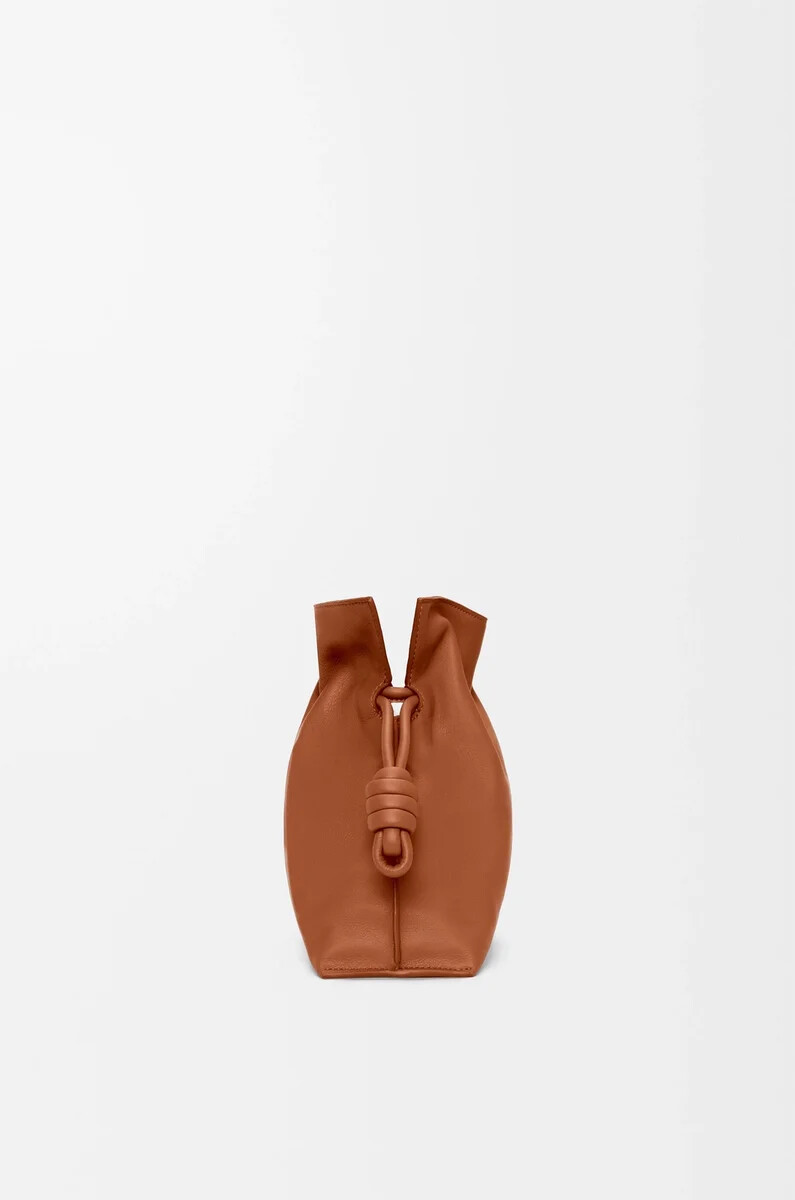 mittelgroße flamenco-clutch aus nappa-kalbsleder modell squirrel