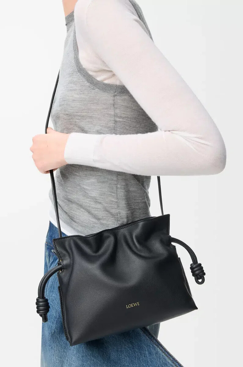 mini flamenco clutch aus schwarzem nappa-kalbsleder