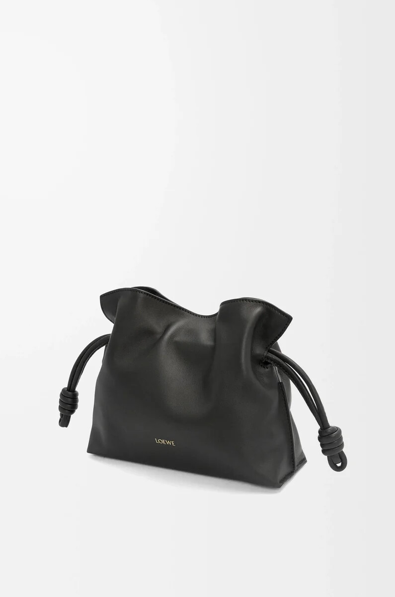 mini flamenco clutch aus schwarzem nappa-kalbsleder