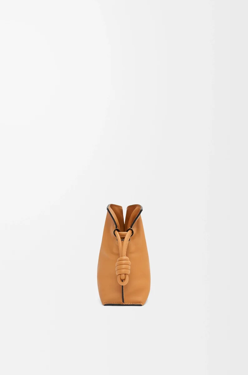 mini flamenco clutch aus nappa-kalbsleder farbe warm desert