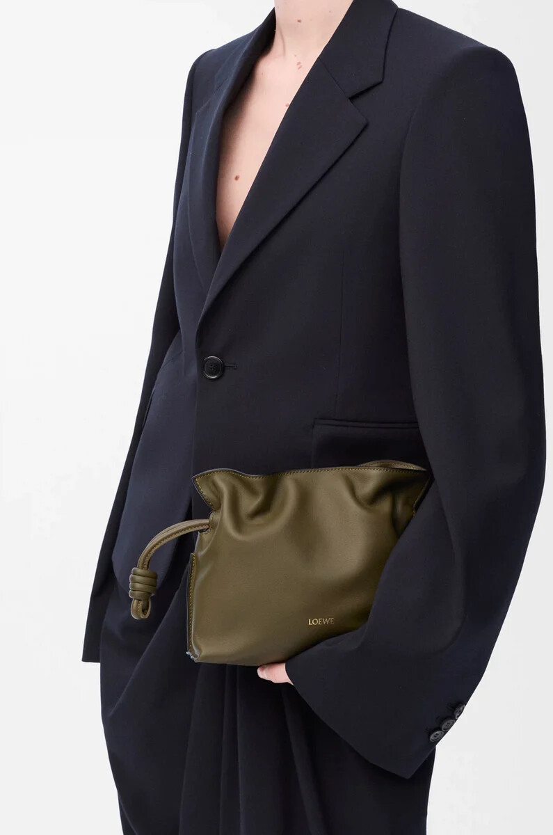 mini flamenco clutch aus nappa-kalbsleder dunkelkhaki