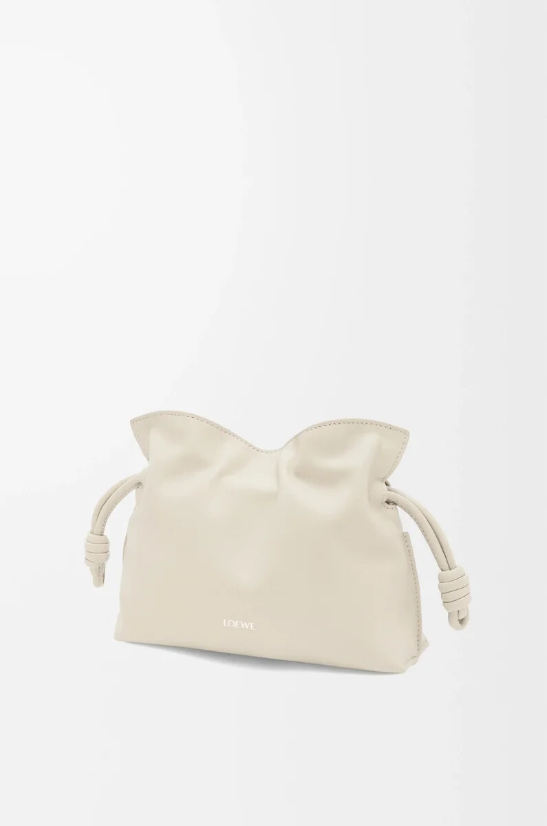 mini flamenco clutch aus nappa-kalbsleder in meersalz