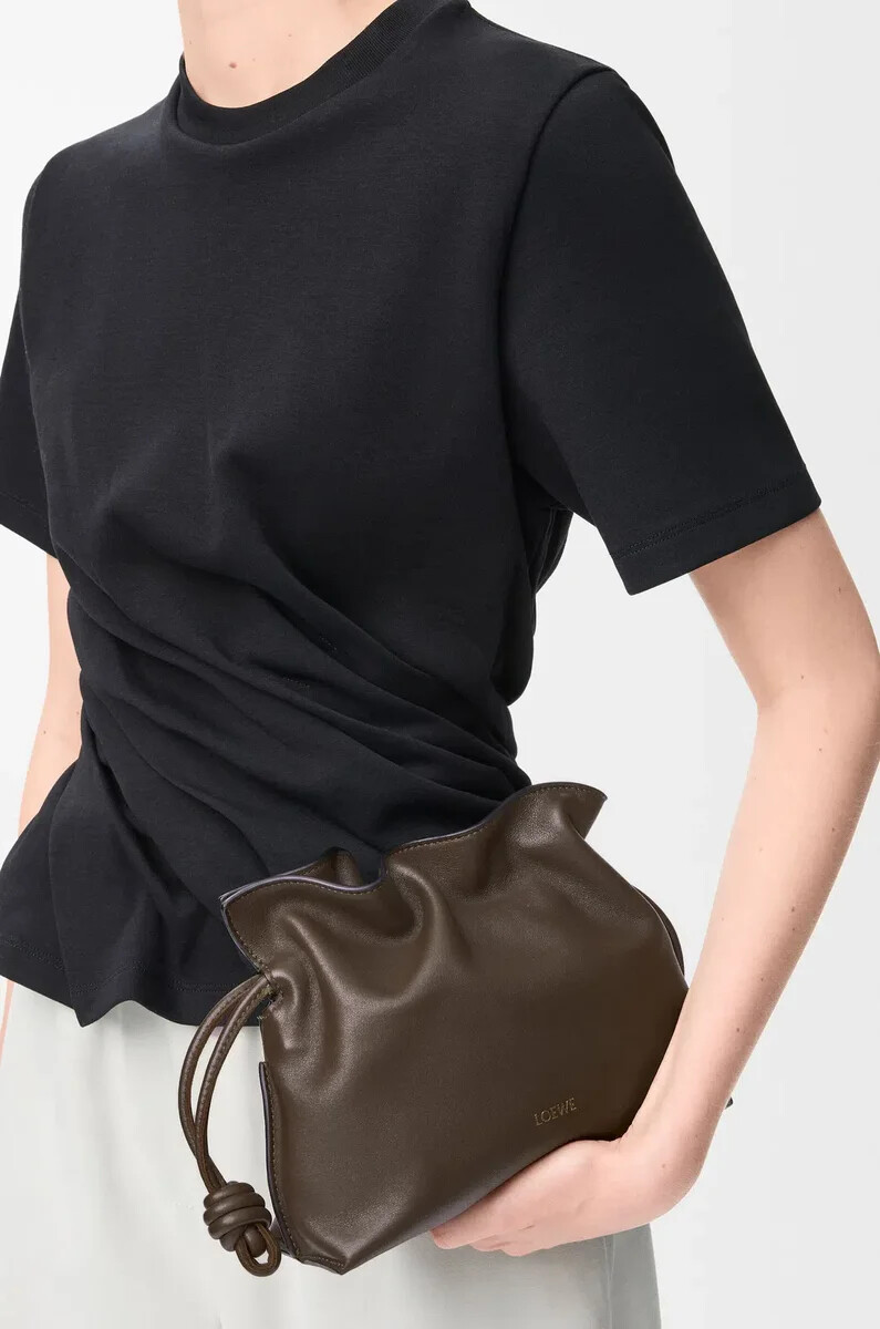 mini flamenco clutch aus nappa-kalbsleder schokoladenbraun