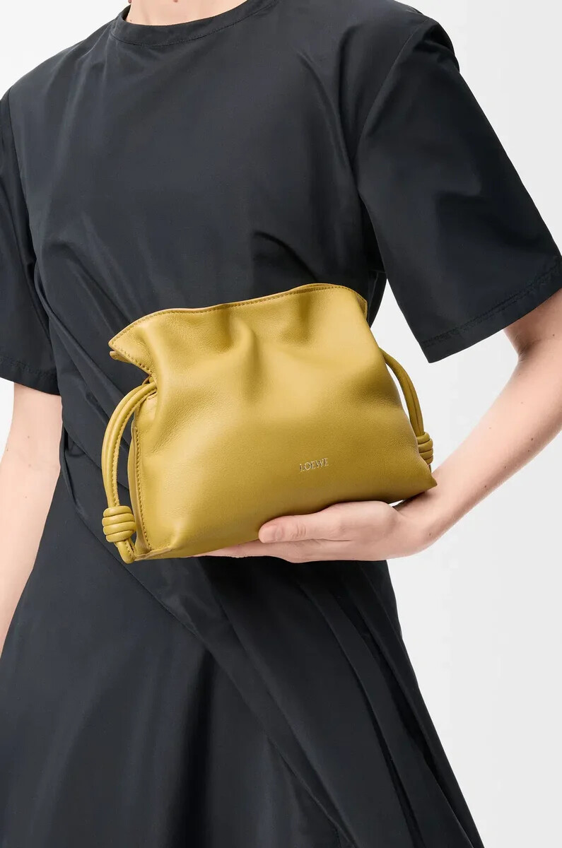 mini flamenco clutch aus nappa-kalbsleder ingwer