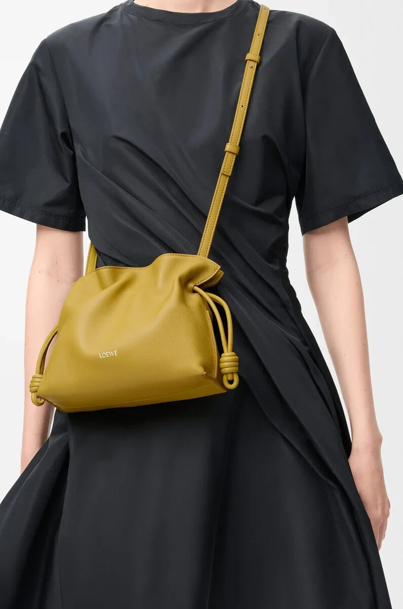 mini flamenco clutch aus nappa-kalbsleder ingwer