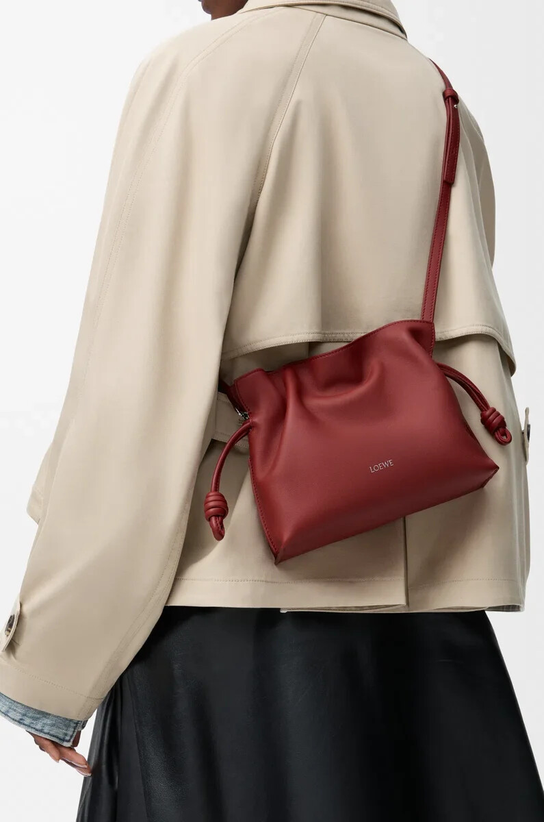 mini flamenco clutch aus nappa-kalbsleder in gebranntem rot