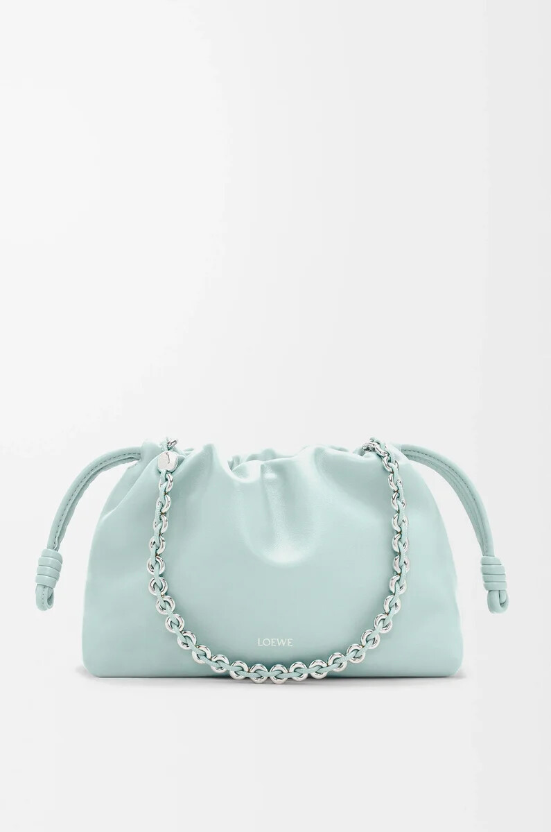 mittelgroße flamenco-handtasche aus weichem nappa-lammleder frozen