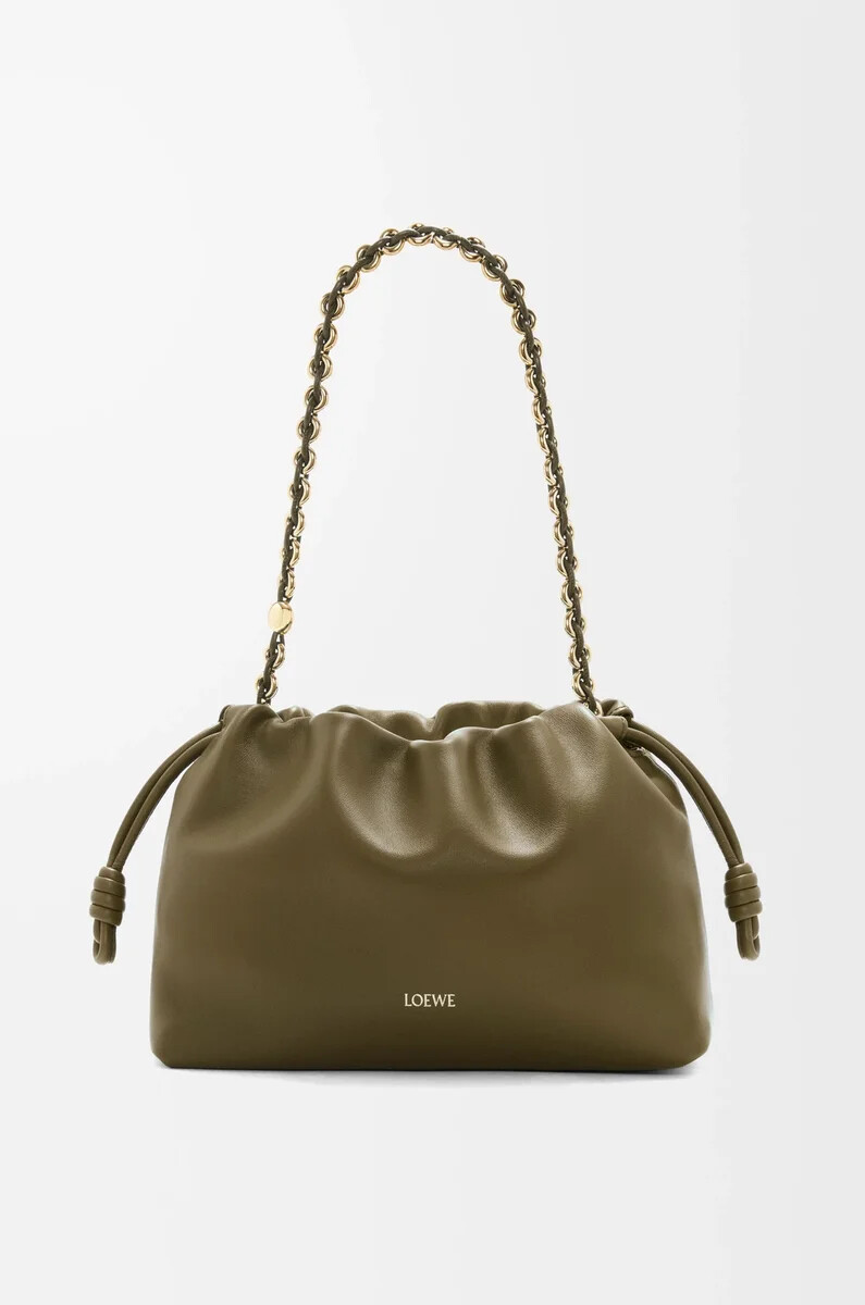 mittelgroße flamenco-handtasche aus weichem nappa-lammleder in dunkelkhaki