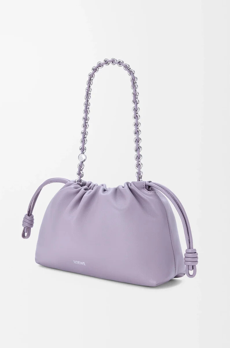 mittelgroße flamenco-handtasche aus weichem nappa-lammleder in der farbe dirty mauve