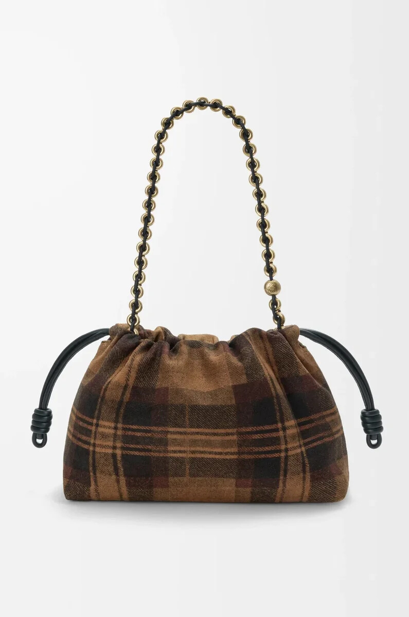 mittelgroße flamenco-handtasche aus kariertem wildleder in hellbraunschwarz