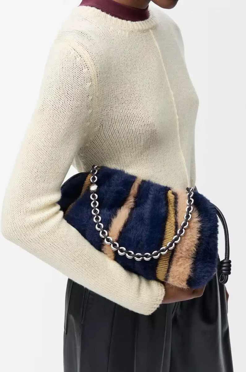 mittelgroße flamenco-handtasche aus jacquard-strick mehrfarbig dunkelblau