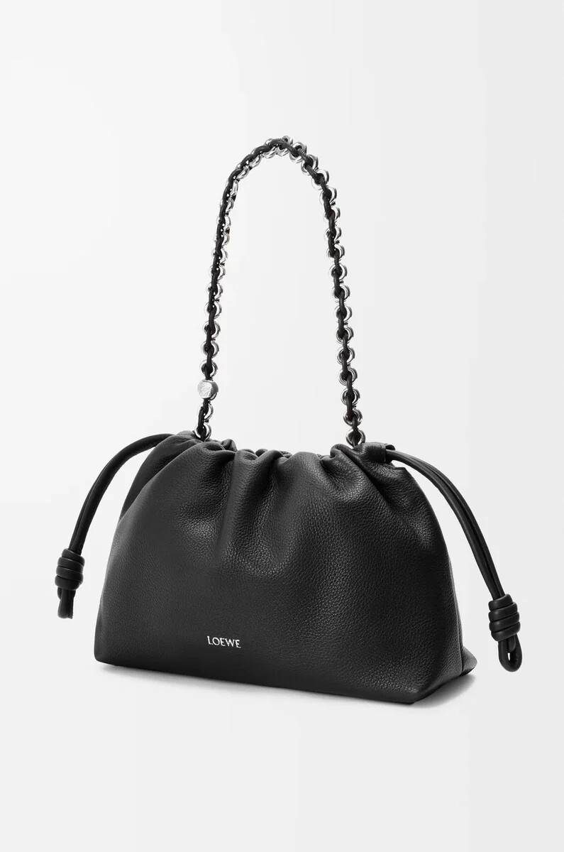 mittelgroße flamenco-handtasche aus fein genarbtem kalbsleder schwarz