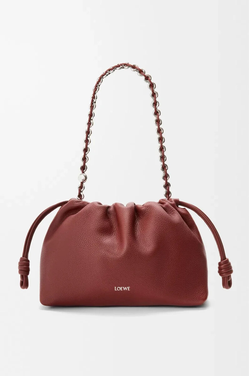 mittelgroße flamenco-handtasche aus fein genarbtem kalbsleder mahagoni