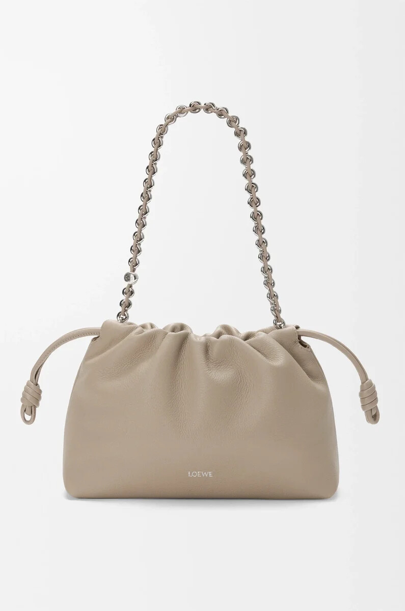 mittelgroße flamenco-handtasche aus fein genarbtem kalbsleder farbe clay