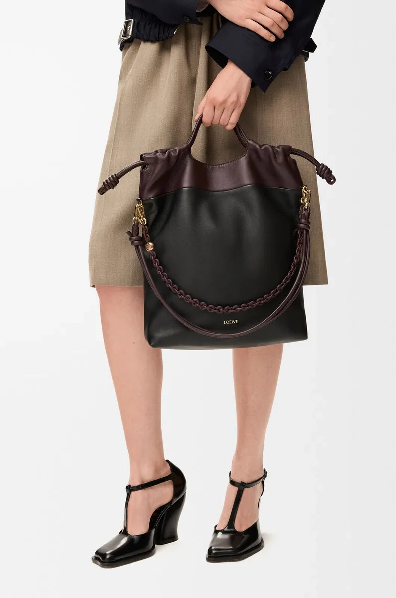 flamenco-handtasche aus weichem nappa-lammleder schwarzdunkelbraun