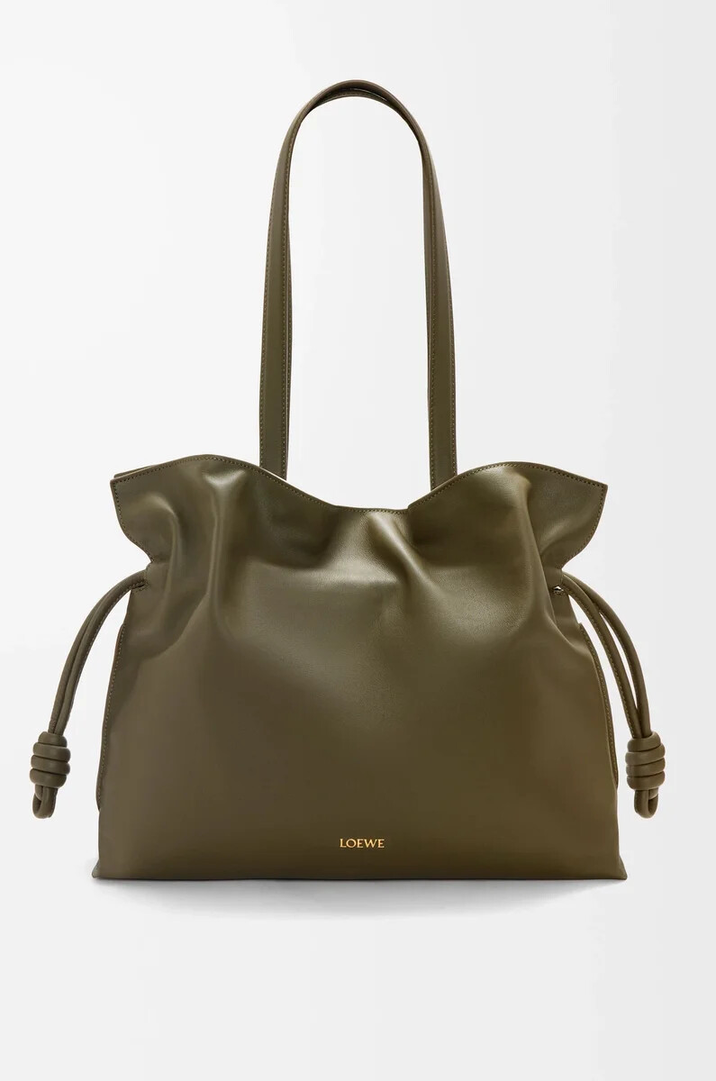 große flamenco-clutch aus nappa-kalbsleder in dunkelkhaki