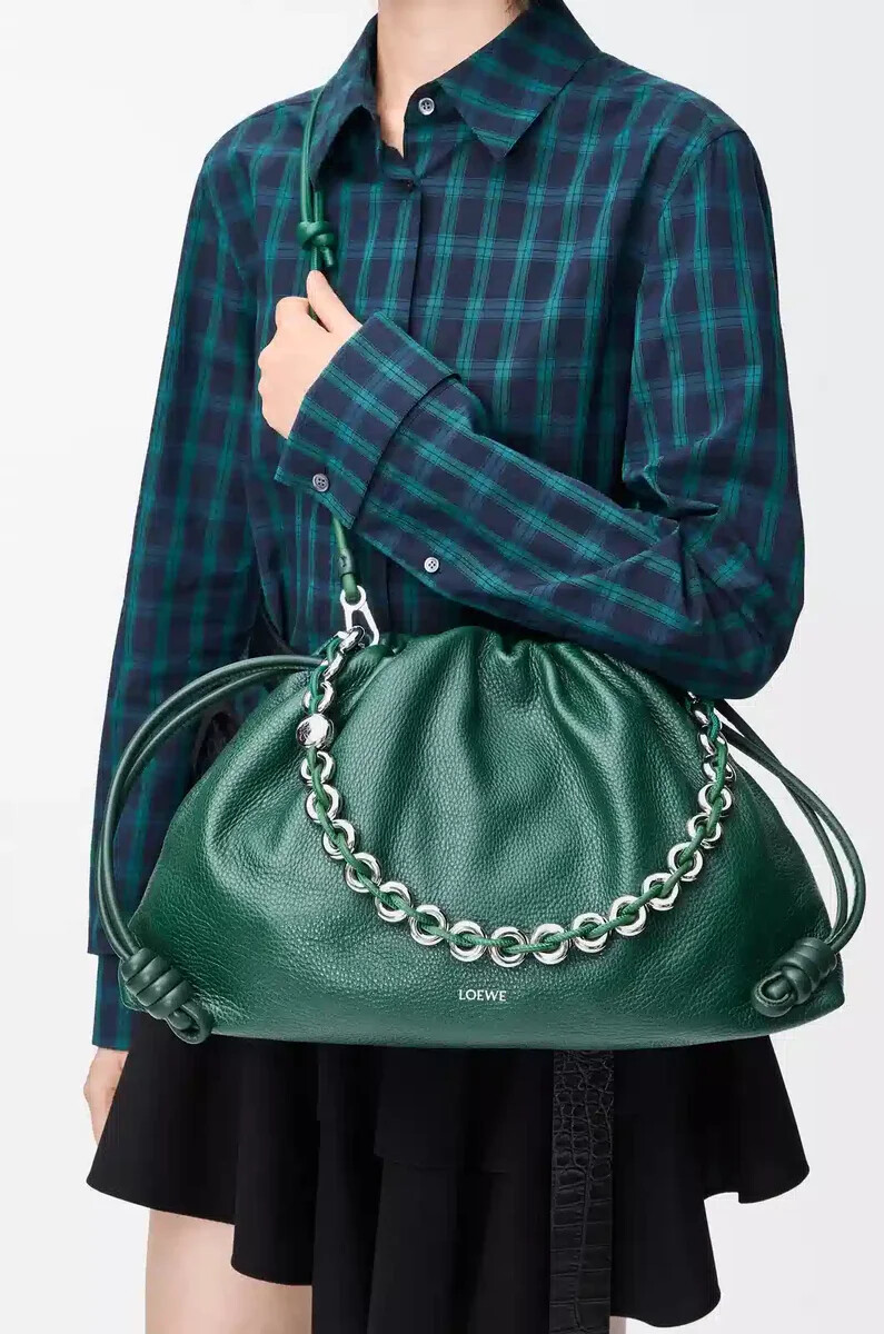 große flamenco-handtasche aus hirschleder immergrün