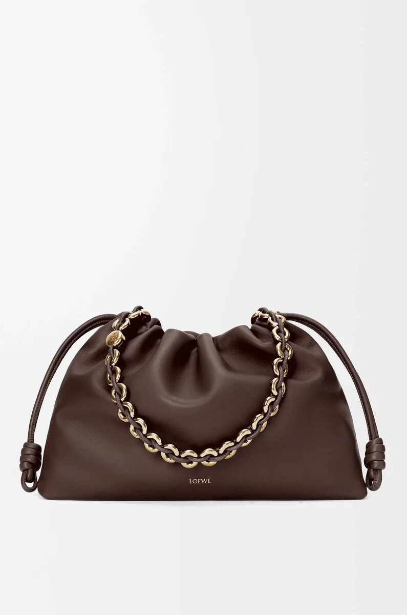 große flamenco-handtasche aus weichem nappa-lammleder in dunkelkastanie