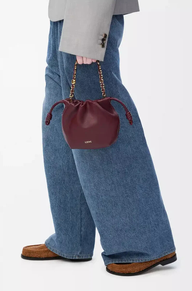 mini flamenco handtasche aus weichem nappa-lammleder in dunkelburgunderrot