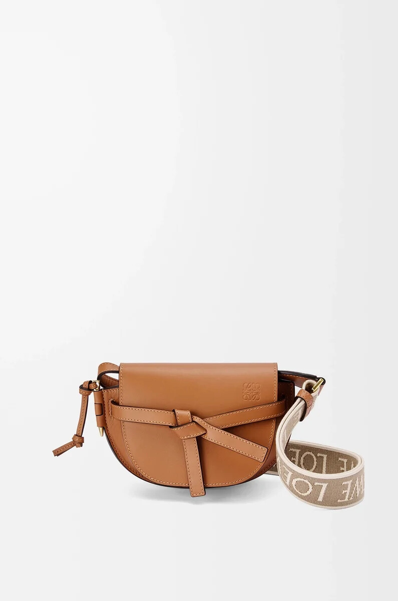mini gate dual tasche aus weichem kalbsleder und jacquard-leder in hellbraun