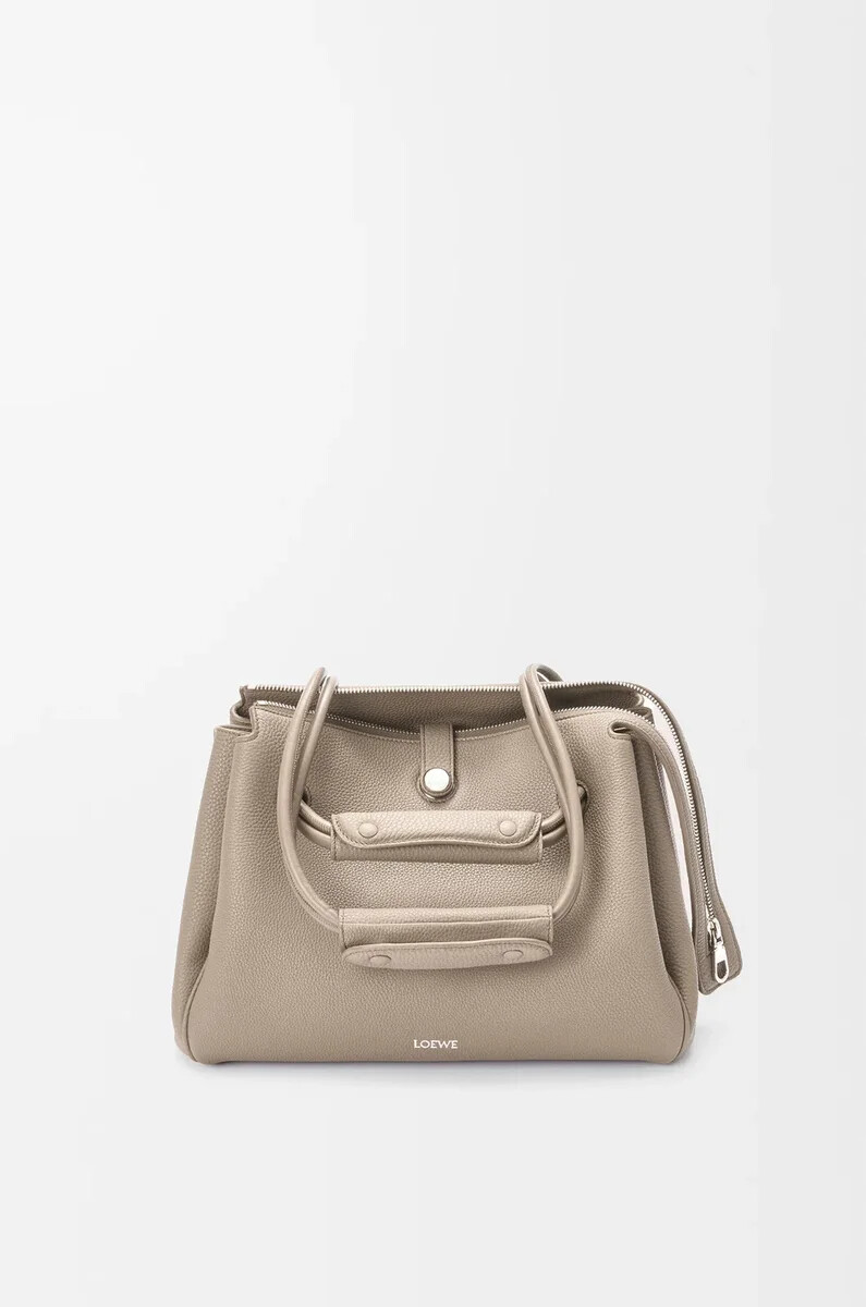 mittelgroße madrid-tasche aus geschmeidigem genarbtem kalbsleder farbe clay