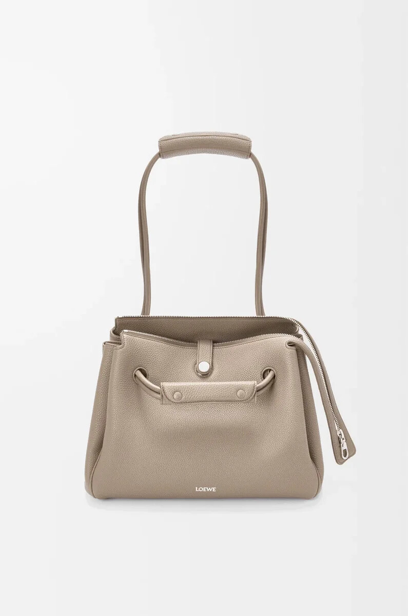 mittelgroße madrid-tasche aus geschmeidigem genarbtem kalbsleder farbe clay