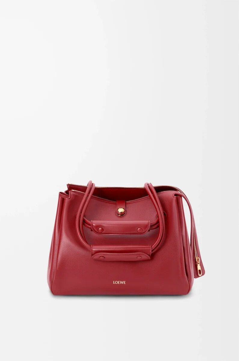 mittelgroße madrid-tasche aus geschmeidigem kalbsleder in der farbe burnt red