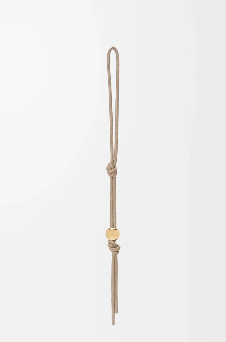personalisierungsarmband aus klassischem kalbsleder in sandgold