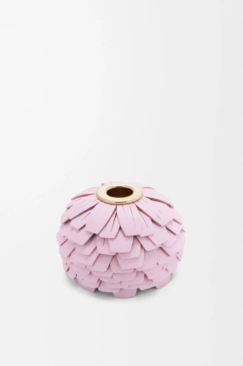blumenwürfel aus klassischem hellrosa kalbsleder