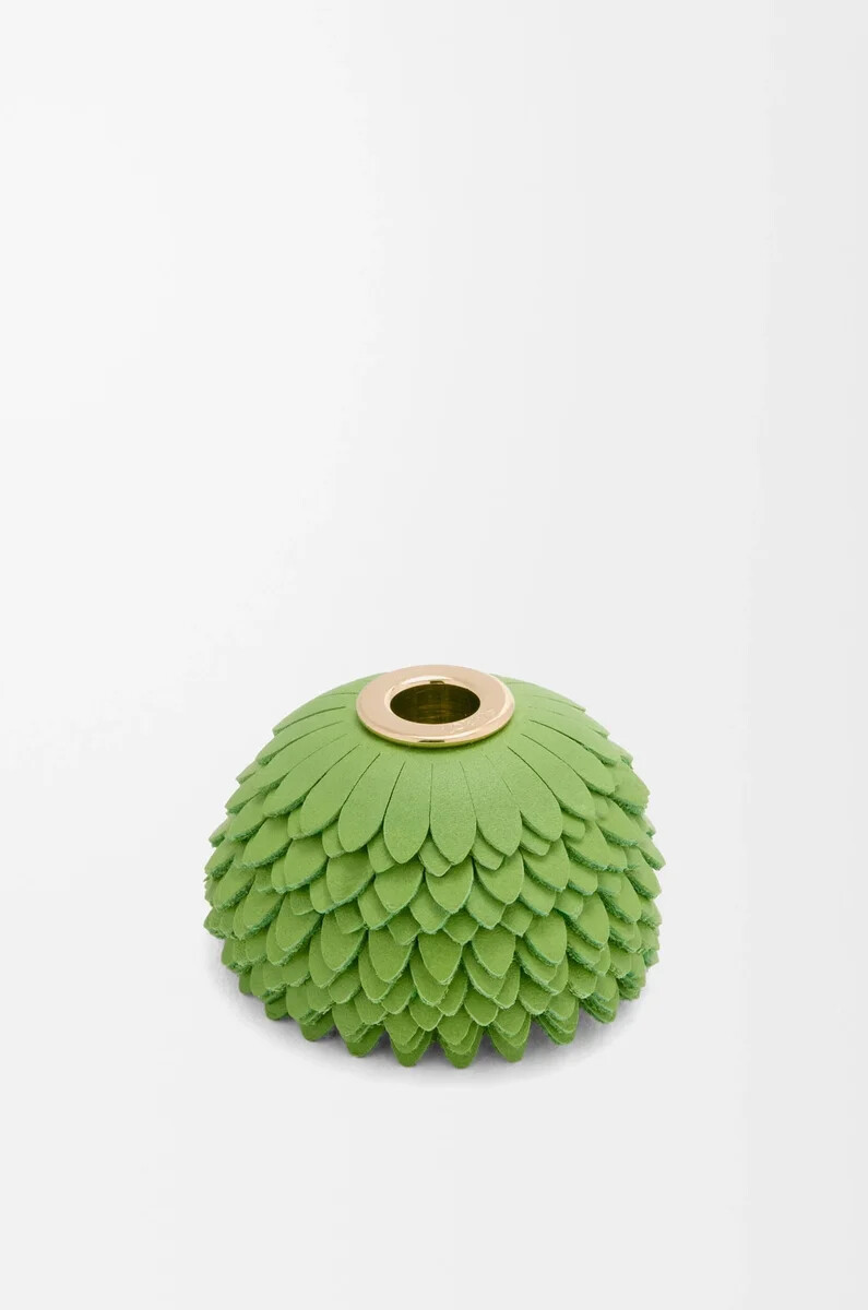 blumenwürfel aus klassischem kalbsleder in apfelgrün