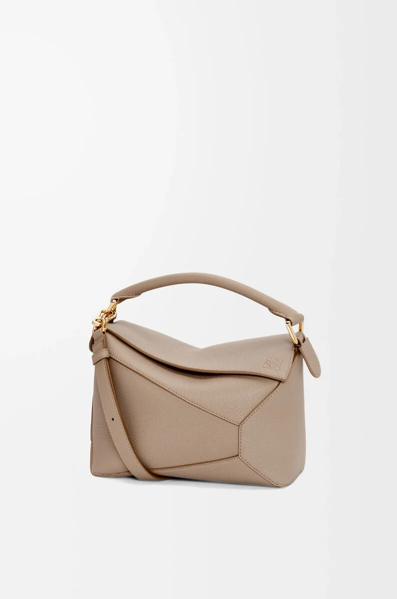 kleine puzzle edge tasche aus weichem genarbtem kalbsleder farbe sand