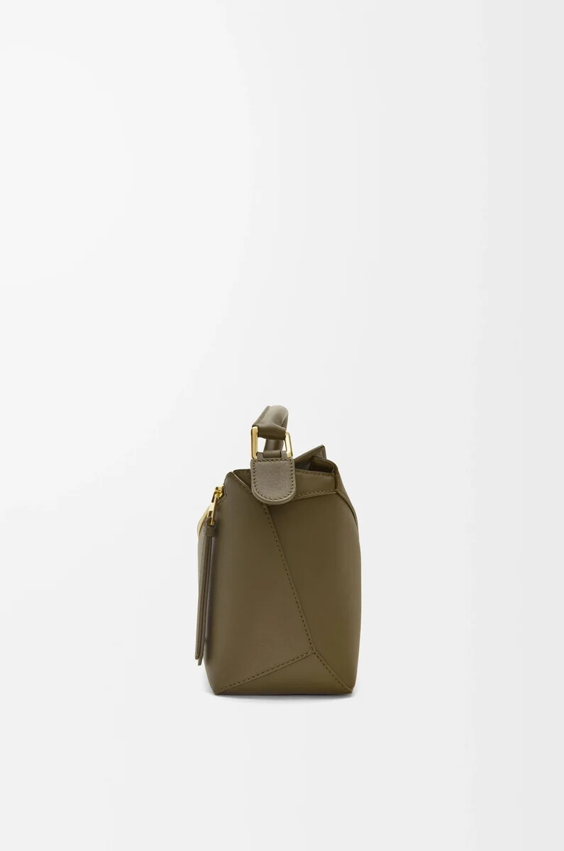 kleine puzzle edge tasche aus klassischem kalbsleder in dunkelkhaki