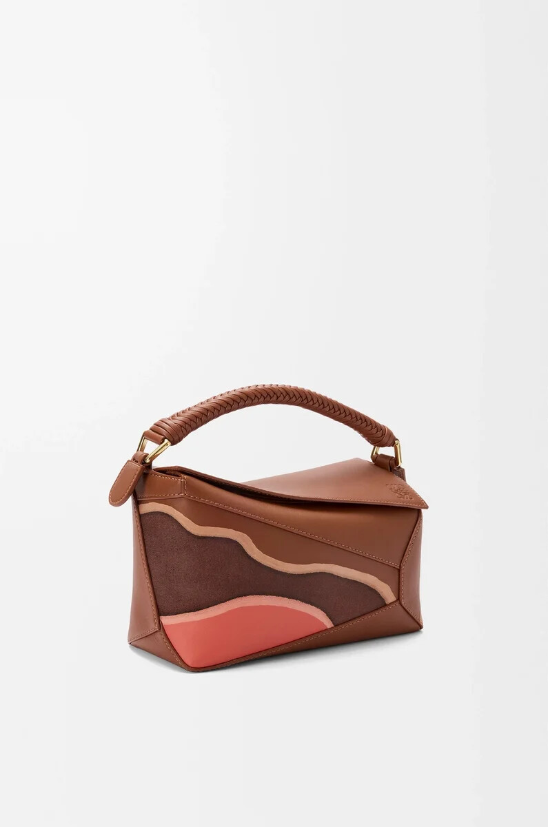 kleine puzzle edge landscape tasche aus nappa-kalbsleder in pekannusspapageienrosa