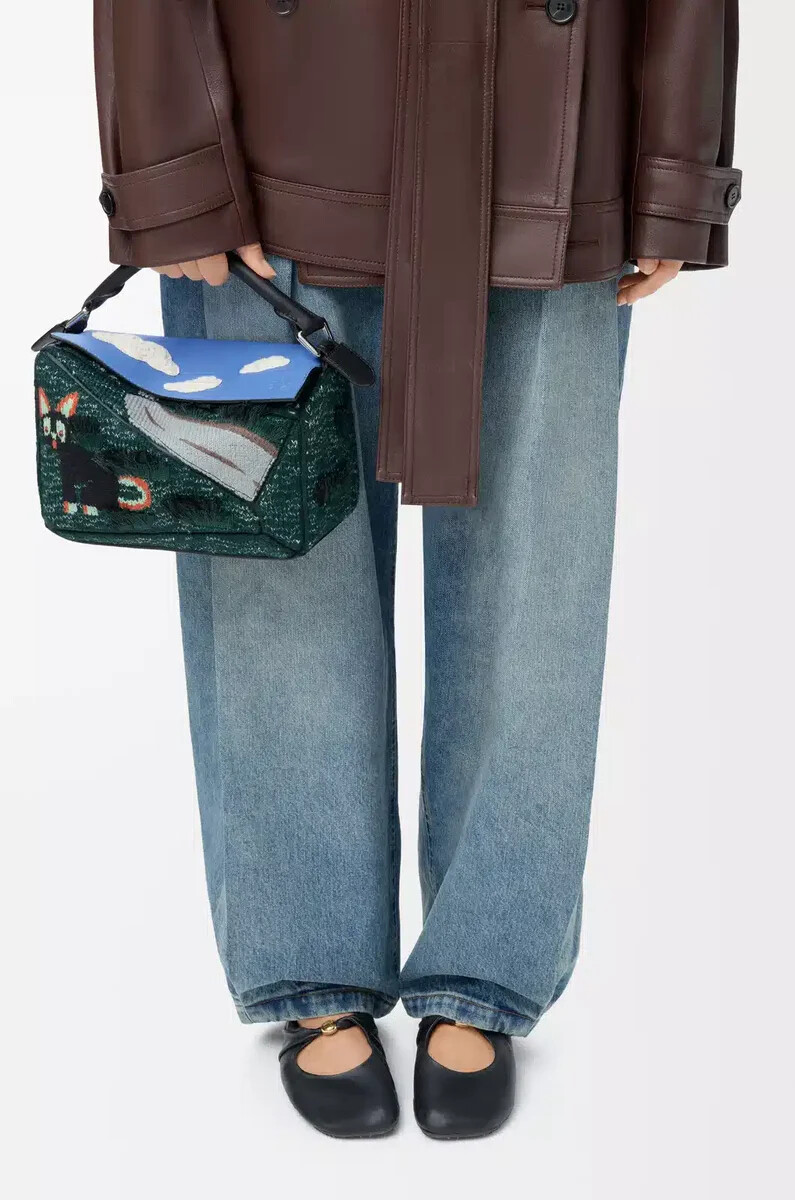 futuristische katzen-puzzle-tasche klein aus besticktem strick und klassischem kalbsleder mehrfarbig grün