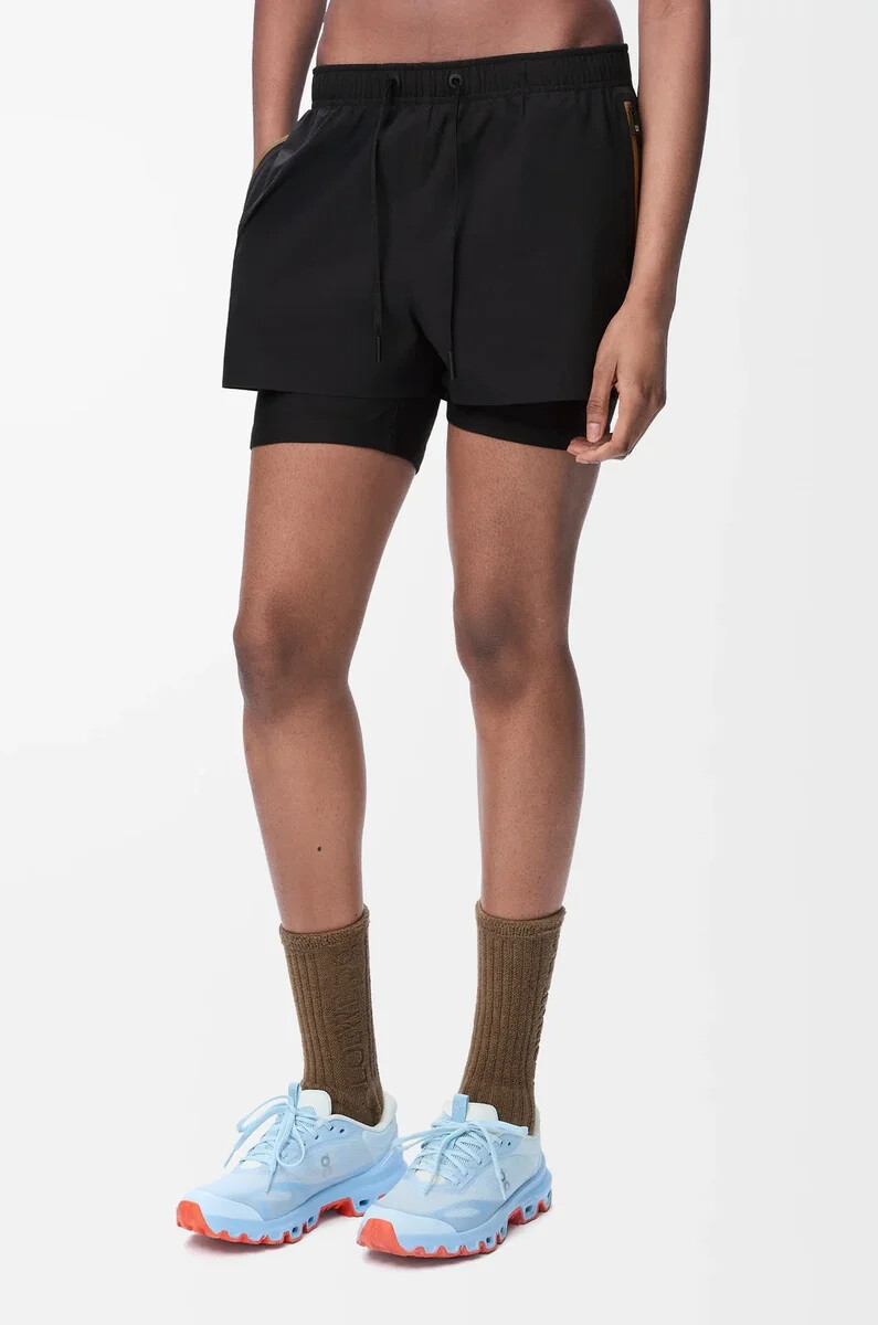 performance-shorts aus technischem obermaterial schwarz
