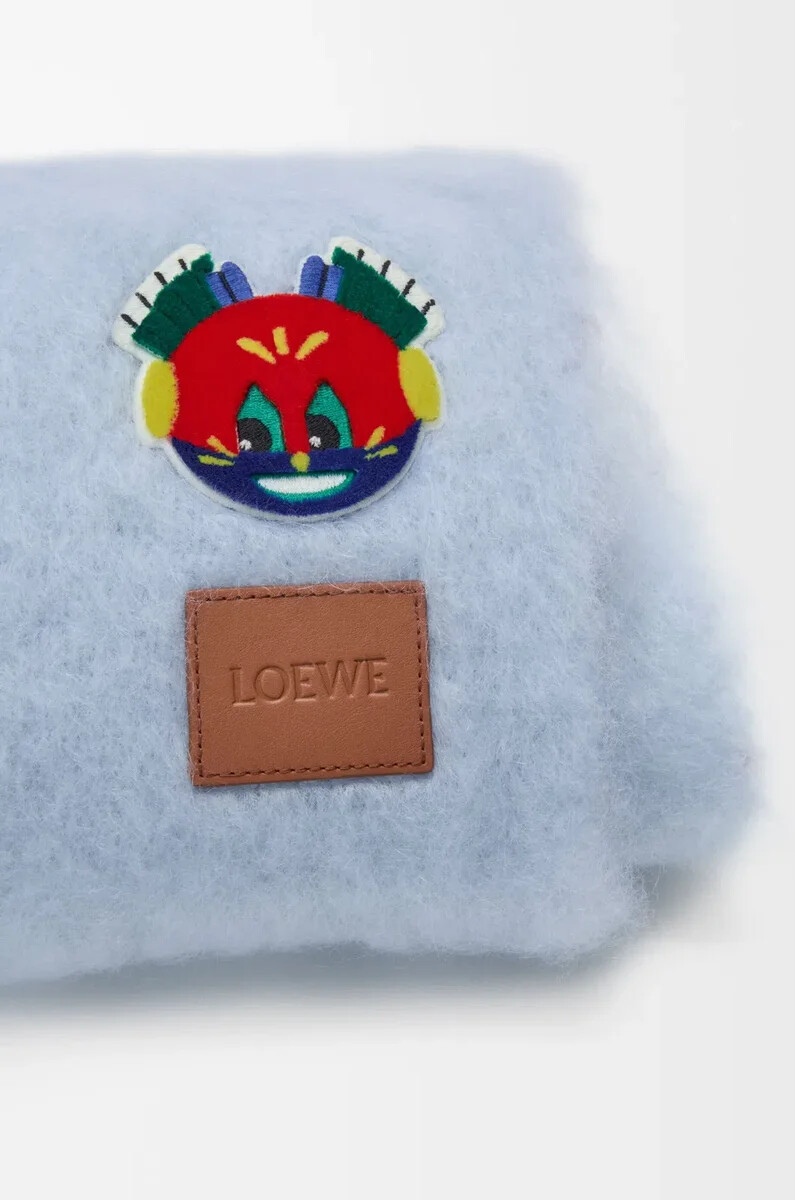 schal aus mohair- und wollmischung babyblau